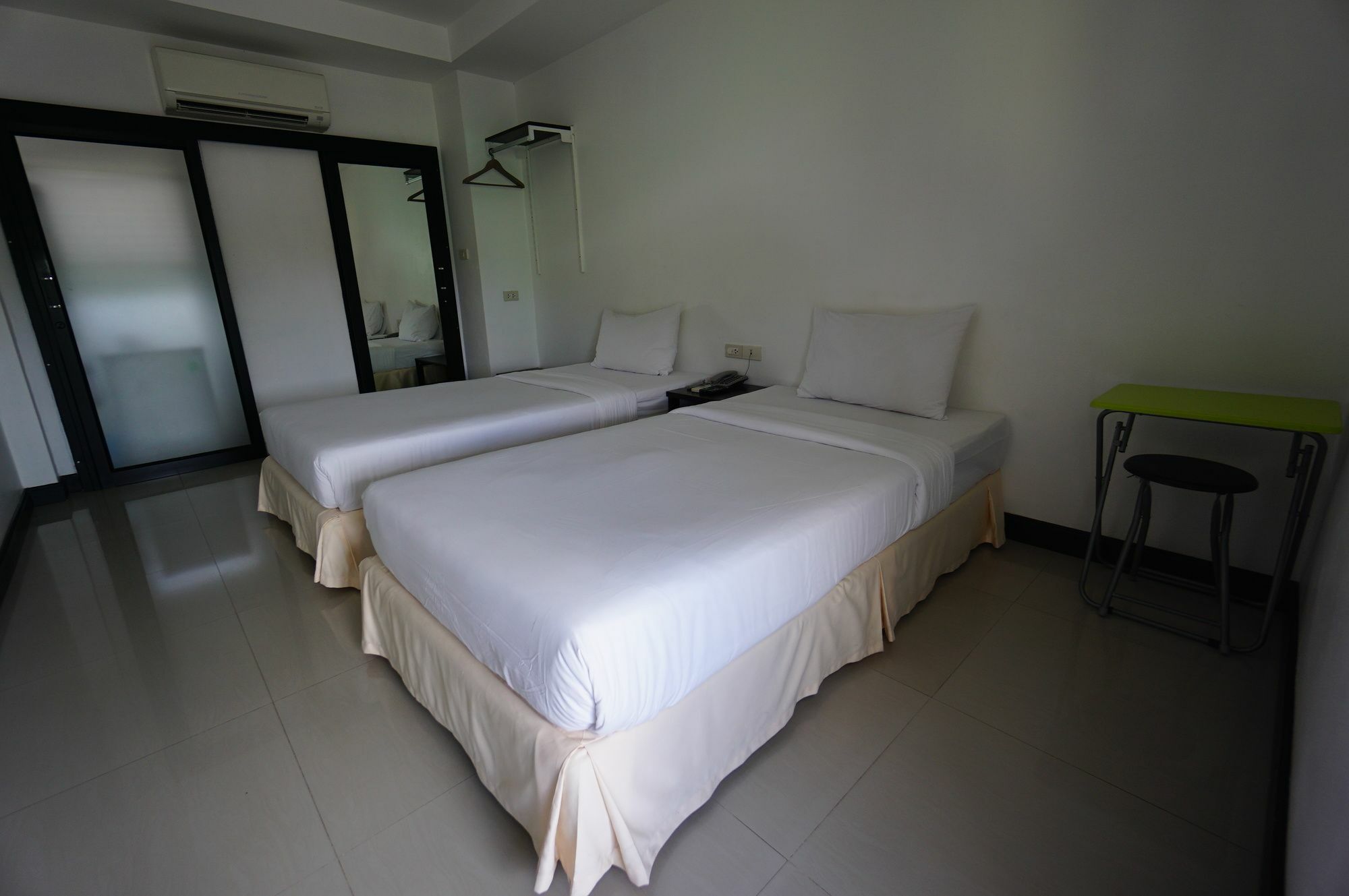 The Auto Place Phuket Bagian luar foto