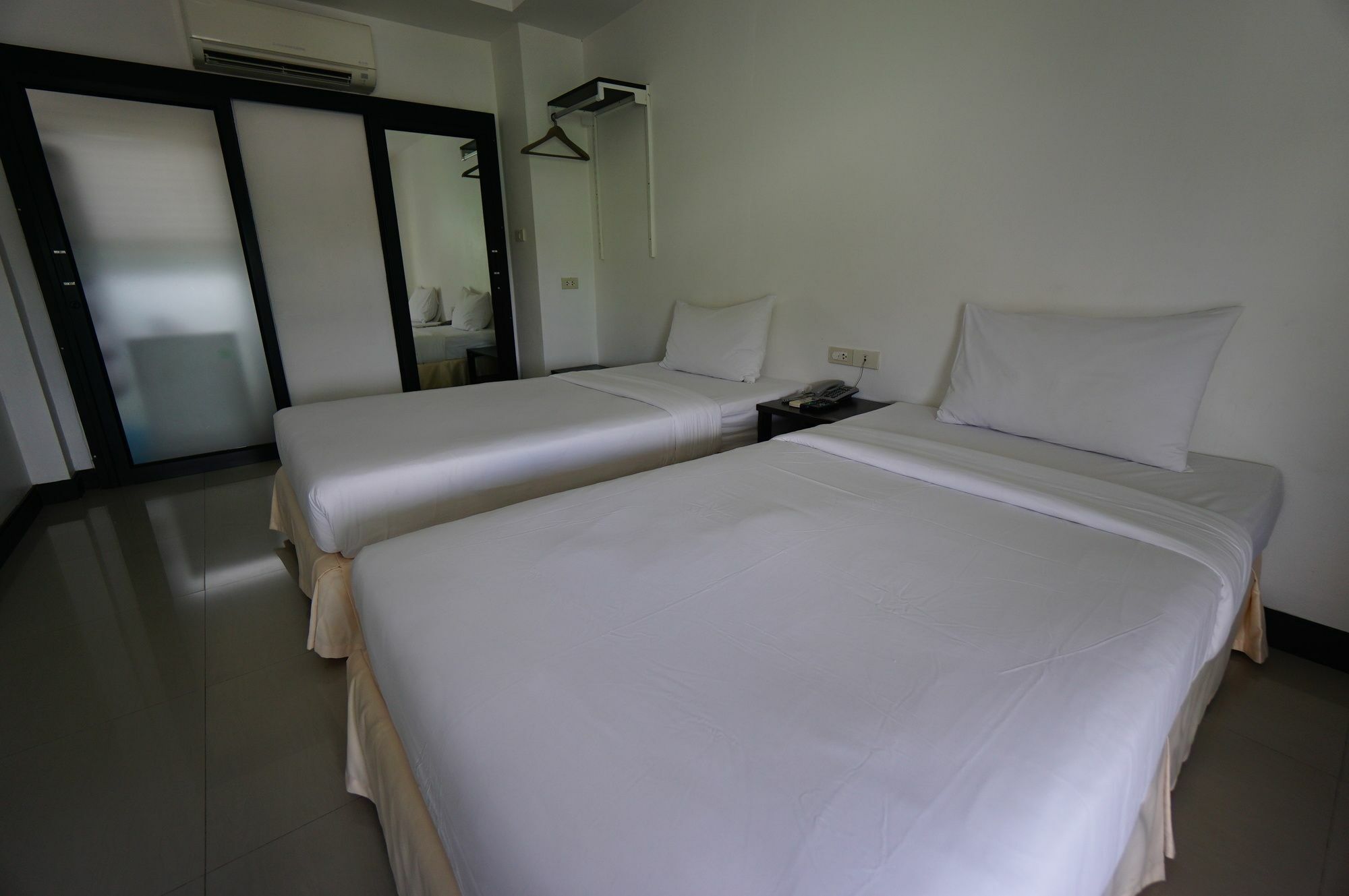 The Auto Place Phuket Bagian luar foto