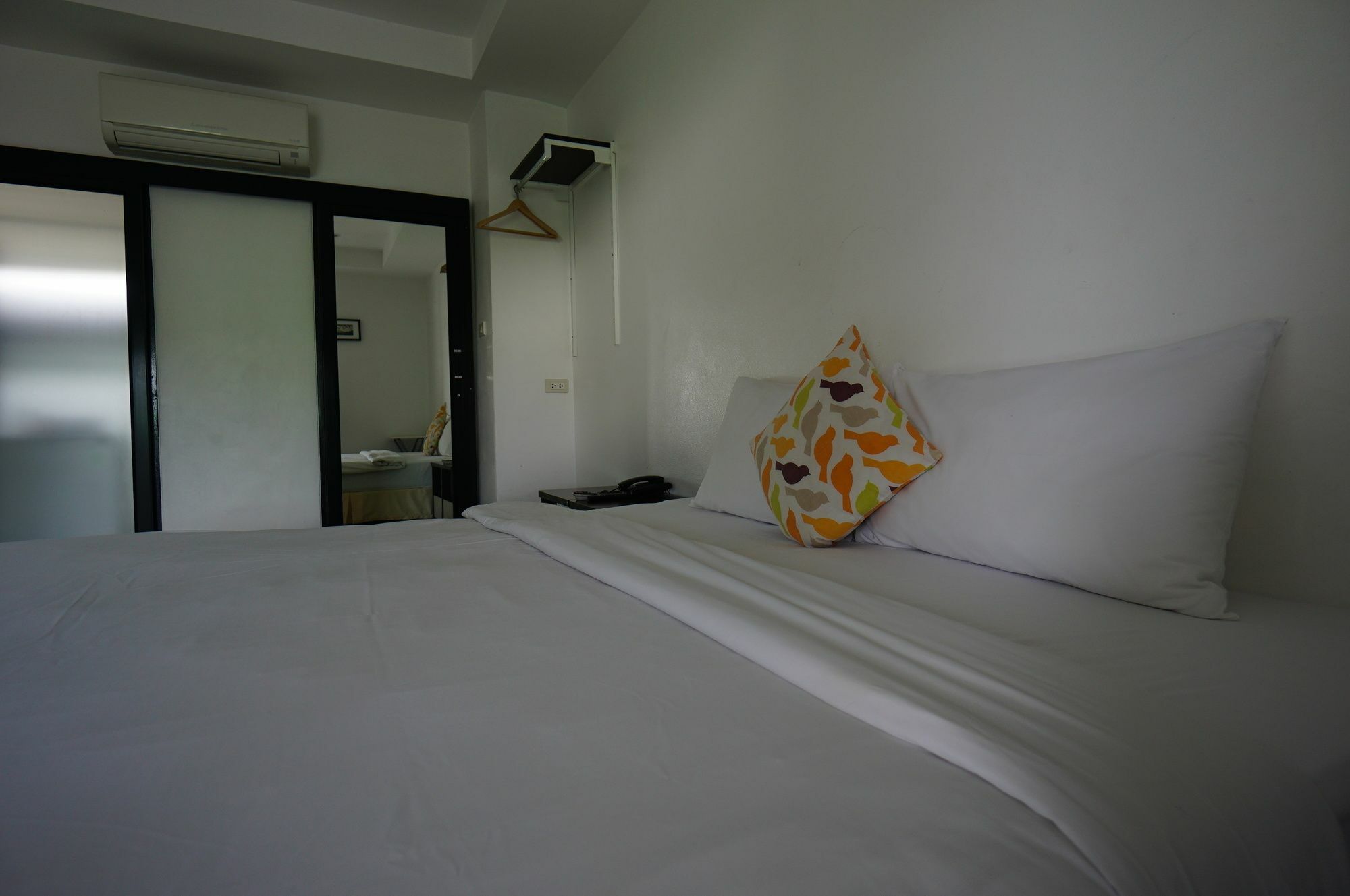The Auto Place Phuket Bagian luar foto